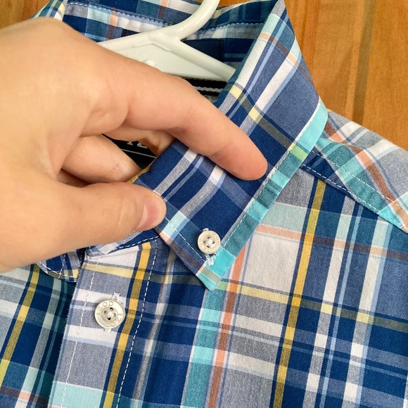 Boys size 8 Izod plaid short sleeved quality button down shirt - Picture 3 of 8